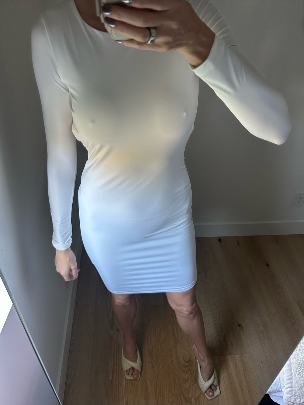 LURELLY Backless Long-Sleeve Bodycon Dress